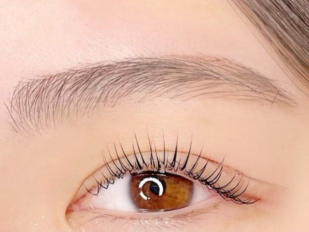 眉毛の濃さや形などのお悩みに合わせてご提案